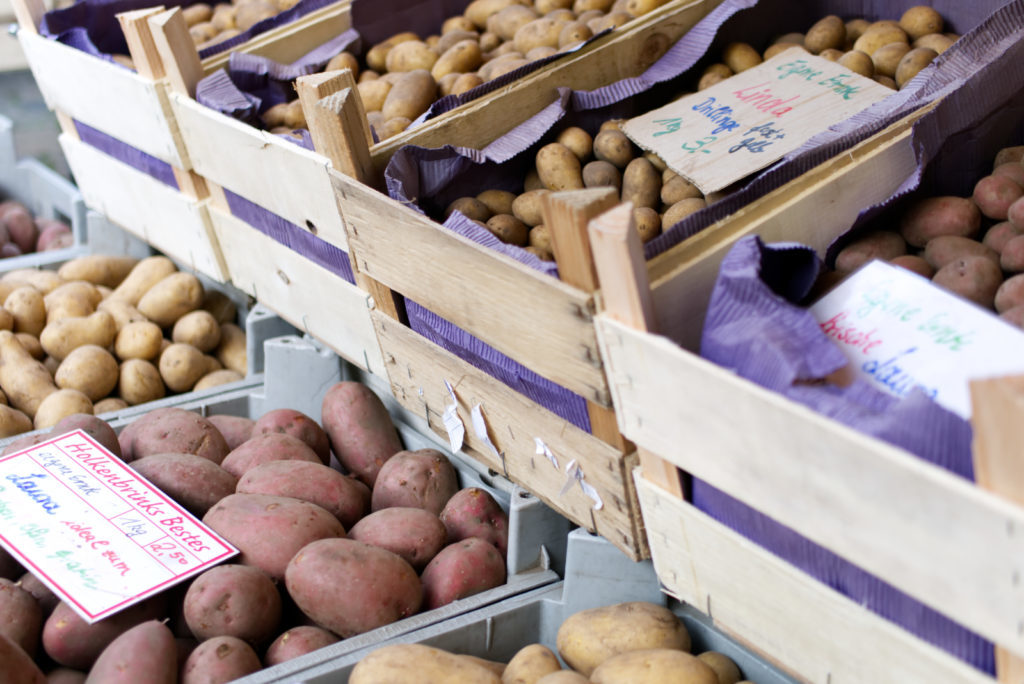 Panama Quadrat: Wochenmarkt – Kartoffeln vom Kartoffelbauern frisch aus dem Münsterland.