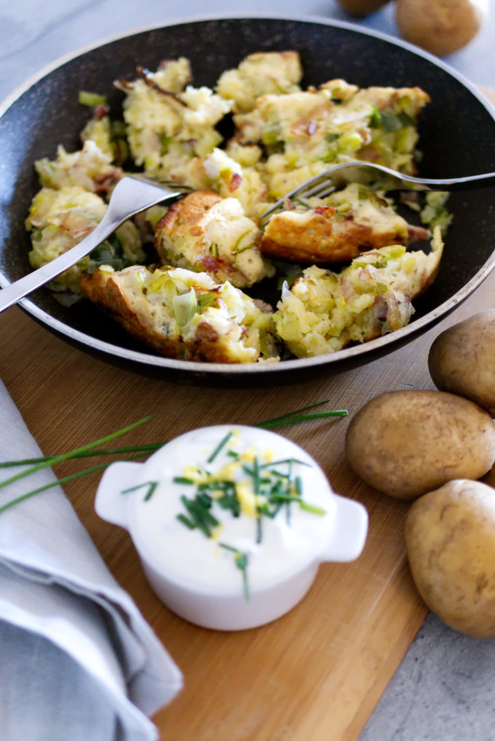 Glutenfreier Kartoffelschmarrn mit Speck und Lauch | Panama Quadrat