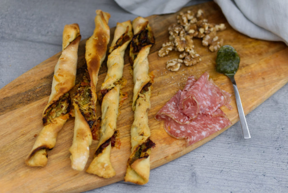 Pizzastangen mit Walnüssen und italienischer Salami gefüllt | Panama ...